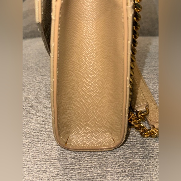 Saint Laurent ENVELOPE MEDIUM IN QUILTED GRAIN DE POUDRE EMBOSSED LEATHER - Picture 12 of 14